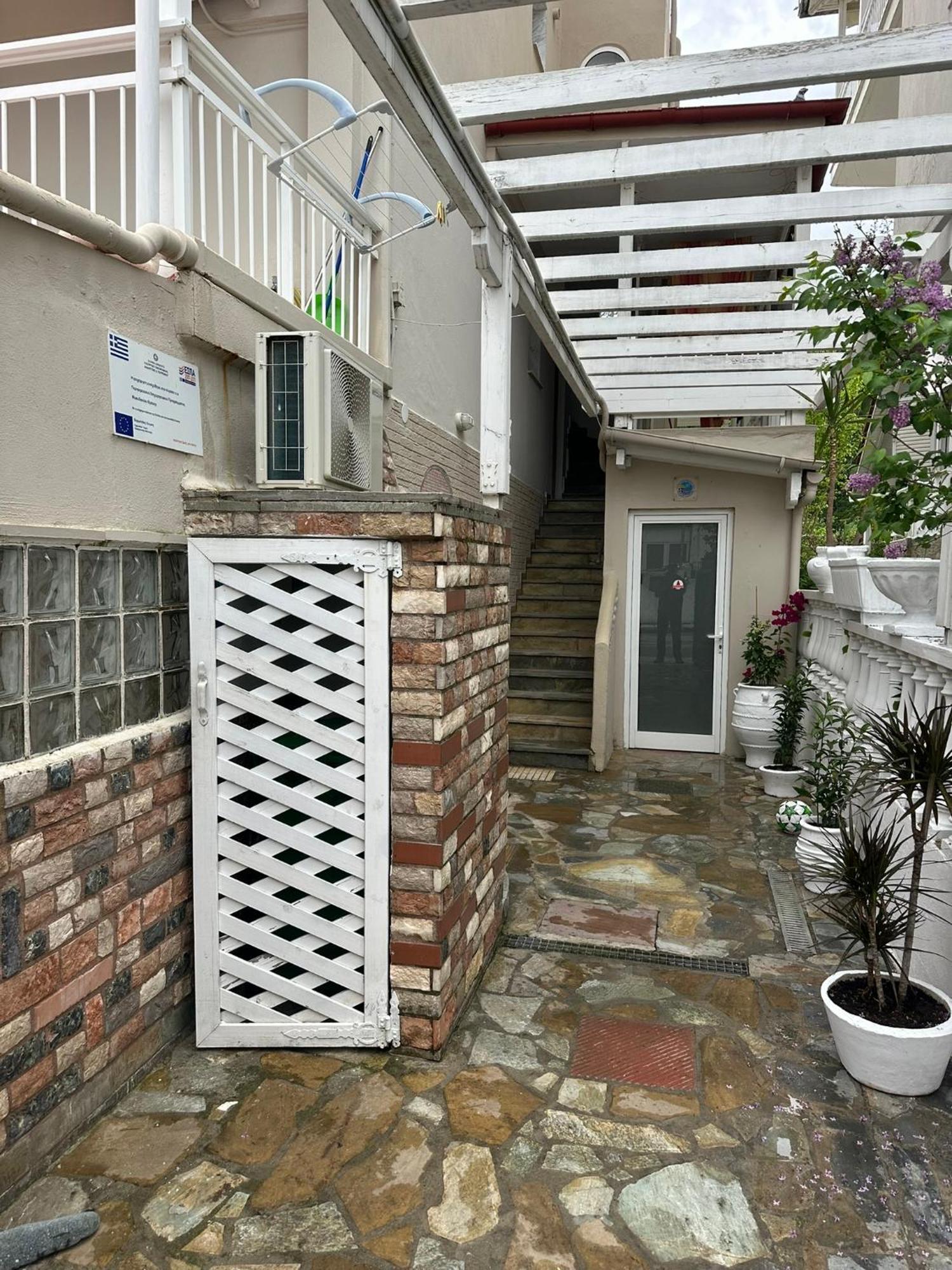 Achilleas Apartments Paralia Skotinis Exterior photo